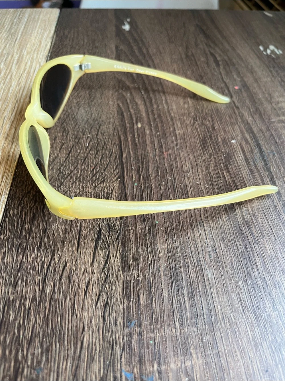 N/A stylish yellow